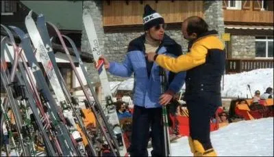 De quelle marque sont les skis de Bernard ?