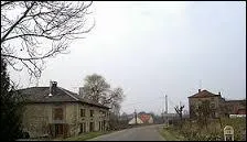 Nous traversons le village Vosgien des Ableuvenettes. Peuplé de 71 habitants, il se trouve en région ...