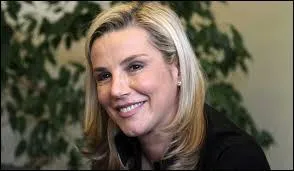 Comment s'appelle cette animatrice de télévision ?