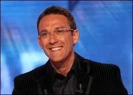 Comment s'appelle cet animateur de télévision ?