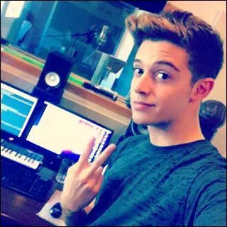 Qui incarne le personnage de "Federico" ?