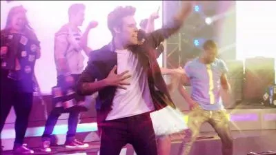 Quelle est la première chanson que l'on entend dans "Violetta", saison 3 ?