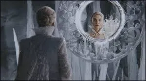 Que fait-elle à la fin de l'épisode ?