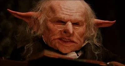 Je suis un être très intelligent, fier et très têtu. J'ai des pouvoirs magiques, mais ne possède pas de baguette. Je travaille à Gringotts. Qui suis-je ?