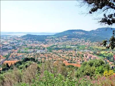 Quel est le nom antique de la cité d'Hyères dans le Var ?