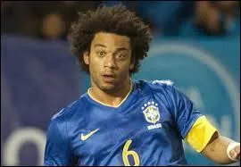 Comme défenseur gauche titulaire, je ferais jouer Marcelo, mais dans quel club de football espagnol ce Brésilien joue-t-il ?