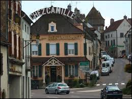 Nous commençons ce nouveau voyage par une visite d'Arnay-le-Duc, ville Costalorienne située en région ...