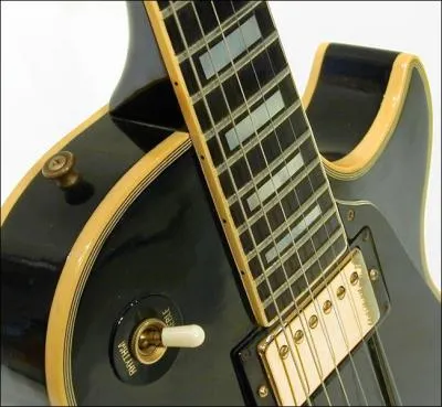 Quelle la matire principalement utilise pour fabriquer les Gibson SG et Les Paul