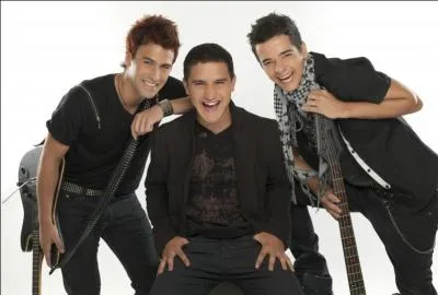 Qui est choisie pour remplacer Camilla dans les Rock Bones ?