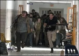 Shane est à court de munitions... Que décide-t-il de faire pour faire diversion ?