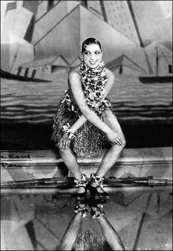 A l'origine donc, de nombreuses danses populaires viennent nourrir le style. Parmi lesquelles :