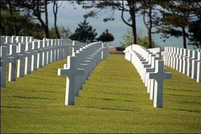 Savez-vous combien il y a de tombes au cimetière militaire américain de Colleville-sur-Mer ?