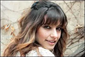 Cochez l'information erronée concernant Mélanie Rinato.