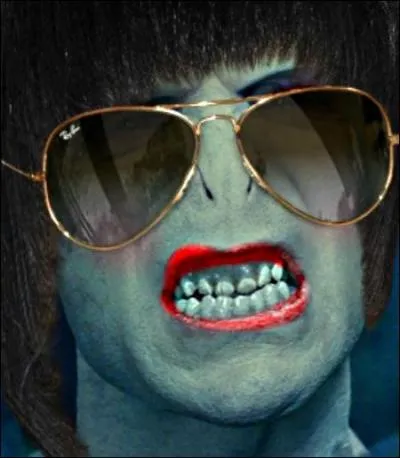 Parce que Voldemort le vaut bien, sachez-le ! Dans sa salle de bains, on retrouve également des produits :