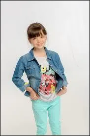 Comment s'appelle cette fille ?