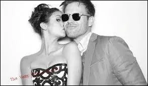 Que demande Elena à Alaric ?