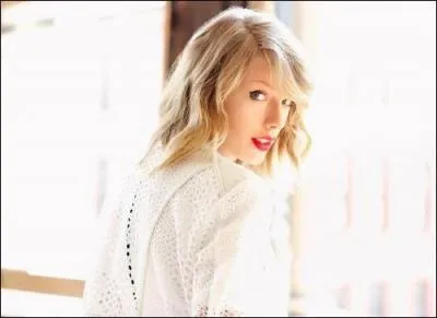 Peut-on voir une pomme dans ce clip ?