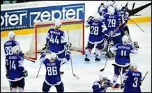 Le championnat de France de hockey sur glace porte le nom de "H Cup".