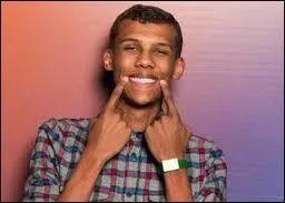 Trouvez la chanson contenant cette phrase. "Souviens-toi de la première fois, où nos regards s'étaient croisés".