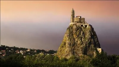 Quel département n'est pas voisin de celui de la Haute-Loire ?