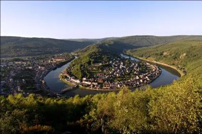 De ces quatre départements, lequel est frontalier de celui des Ardennes ?