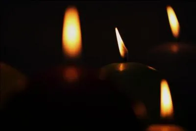 Comment s'appelait le lieu, situé sous terre, où les Romains dans l'Antiquité déposaient les cendres de leurs proches ?