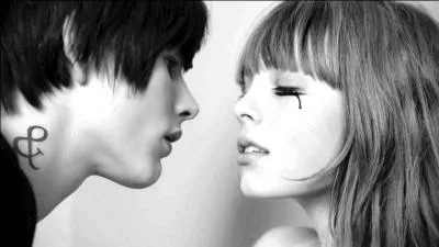 De quelle pub de parfum vient cette image ?