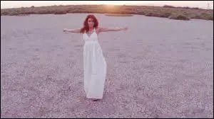 En quelle année la chanson "Marcher au soleil" est-elle sortie ?