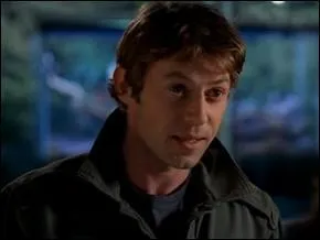 Son père a disparu. C'est lui qui pousse Brennan à faire des recherches sur ses parents ; quel est son nom ?