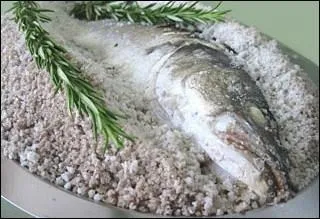 Passons aux choses un peu plus sérieuses (au niveau du prix, je veux dire). Allez, tout le monde approche, royal au ...