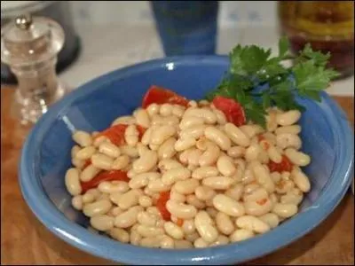 Et il n'y a pas de légumes, avec ? Et ça, 'gadon (=regarde donc) un peu, mon drôle si c'est pas beau ?