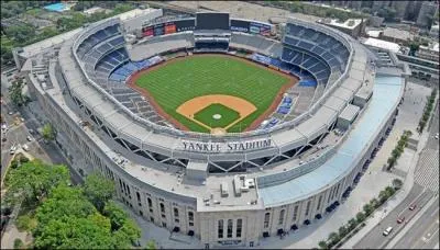 Combien y a-t-il de joueurs sur le terrain dans une équipe de baseball ?