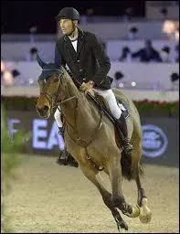 Quel est l'équipement minimal d'un cavalier confirmé ?