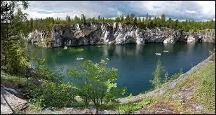 Quels pays se partagent la Carélie ?