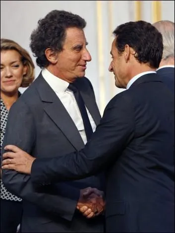 Jack Lang va encore nerver ses petits camarades socialistes. Pourquoi ?