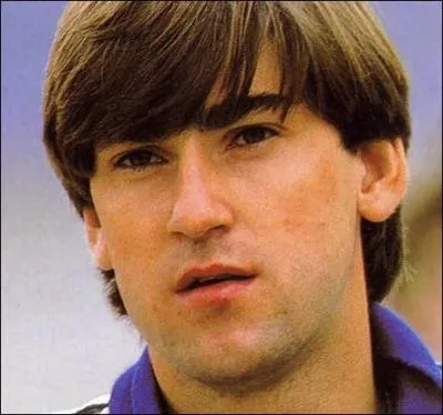 Mai : Au Tour de Corse, la Lancia d'Henri Toivonen chute dans un ravin et malheureusement prend feu immédiatement provoquant la mort du pilote et de son co-pilote. Quelle était la nationalité de Toivonen ?