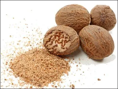 Pour en faire une soupe-crème savoureuse, parfumez avec de la -------------.