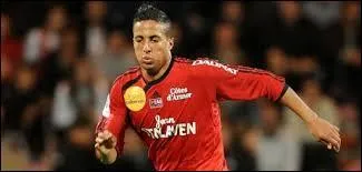 Qui est cet attaquant du EA Guingamp ?