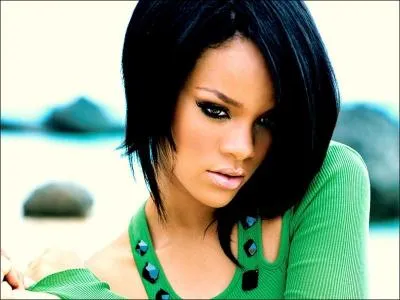 Rihanna a-t-elle une voiture?