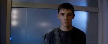 Qui est frappé par Jonas ?