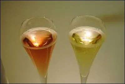 Quels sont les cépages dont est issu le d'accompagnement du dessert présenté en recette ?