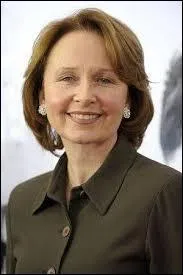 Comment se nomme la vice-présidente ?