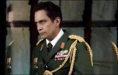 Comment s'appelle la femme du général Benicio Florez ?