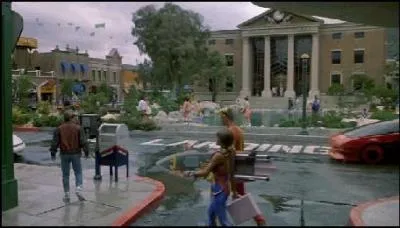 Marty arrive dans un 2015 un peu différent de ce qu'on va bientôt connaître.Cependant, il y a certaines inventions qui se sont réalisées, et d'autres peut-être, l'année prochaine. Pouvez-vous m'en citer 3 ?