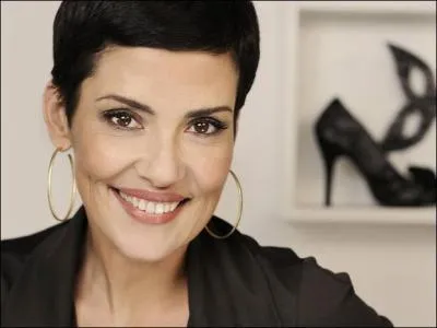 Qui présente "Les reines du shopping" ?