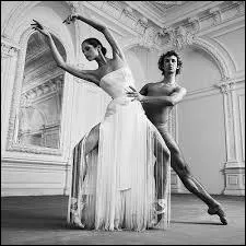 Cet adjectif peut désigner une personne très mince, quel est-il ?