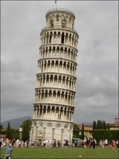 Ce monument est situé en Italie. Comment s'appelle-t-il ?