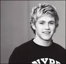 De quelle couleur sont ses yeux ?