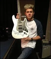 De quel instrument joue-t-il ?