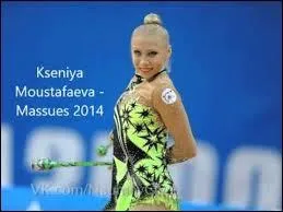 Comment s'appelle cette française ?